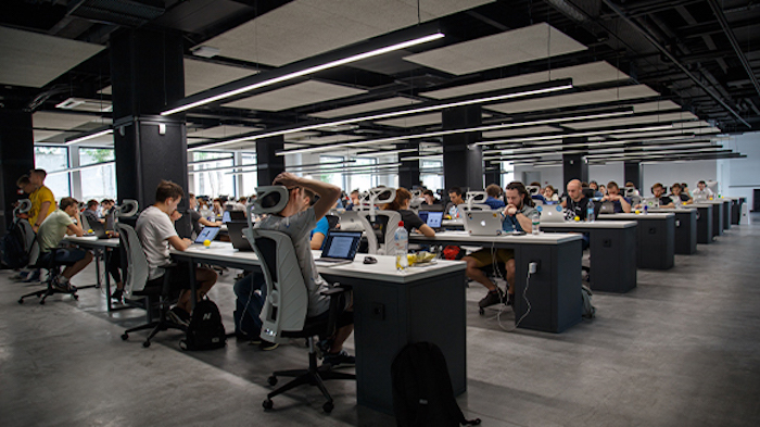 Permanent job vacancies in the tech sector
